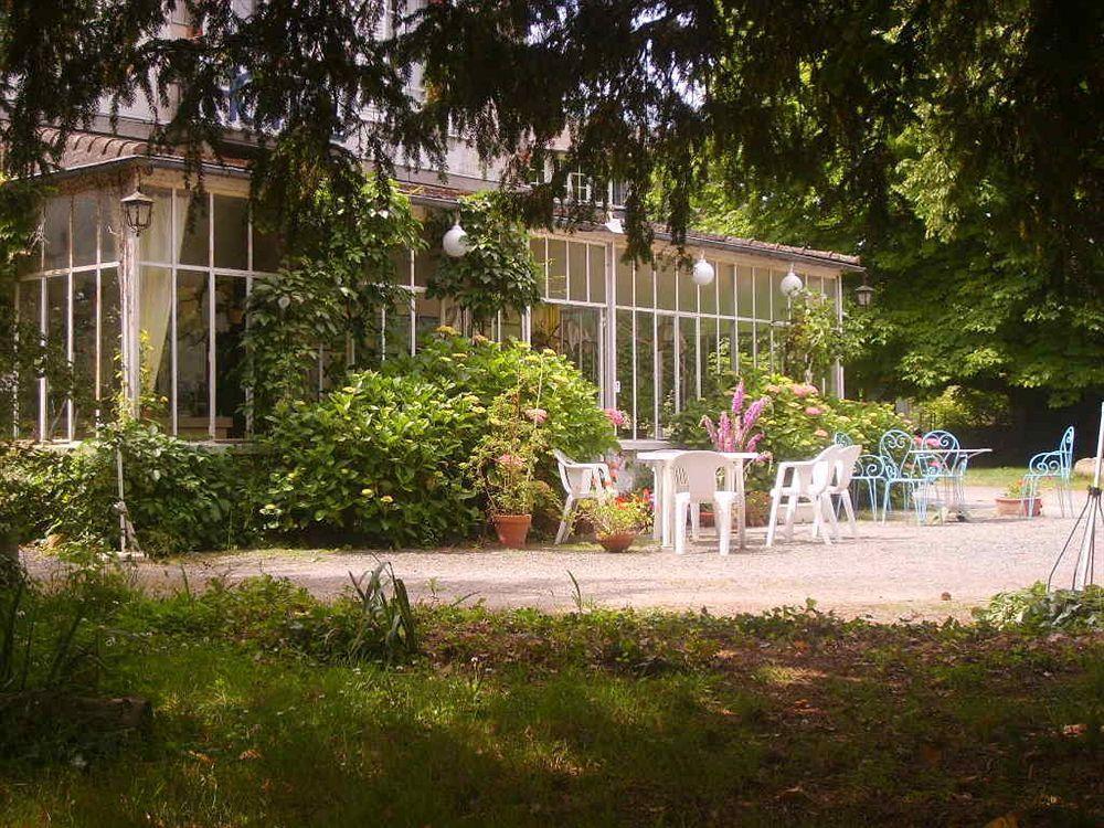 Rose Hotel